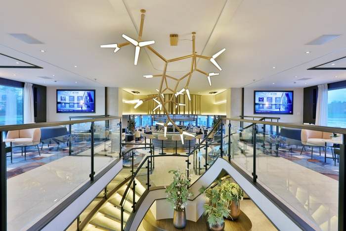 Viva Cruises Viva Two - Lounge & Restuarant 2.jpg